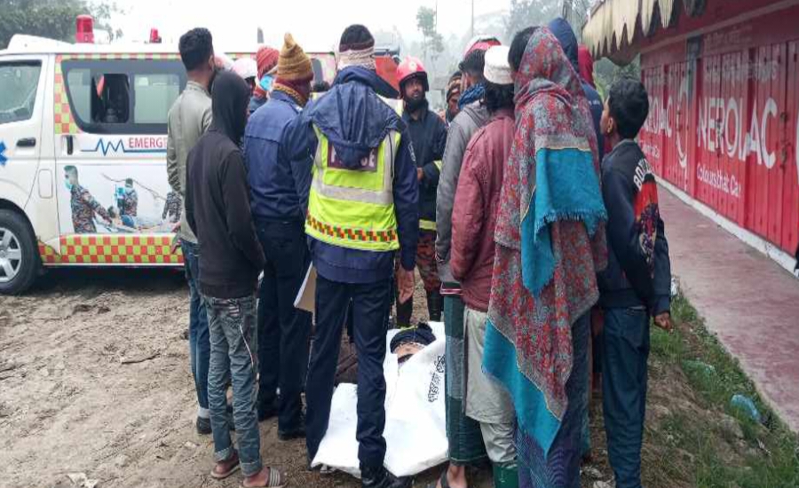 মাইক্রোবাসের ধাক্কায় পুলিশ কনস্টেবল নিহত মাইক্রোবাসের ধাক্কায় পুলিশ কনস্টেবল নিহত