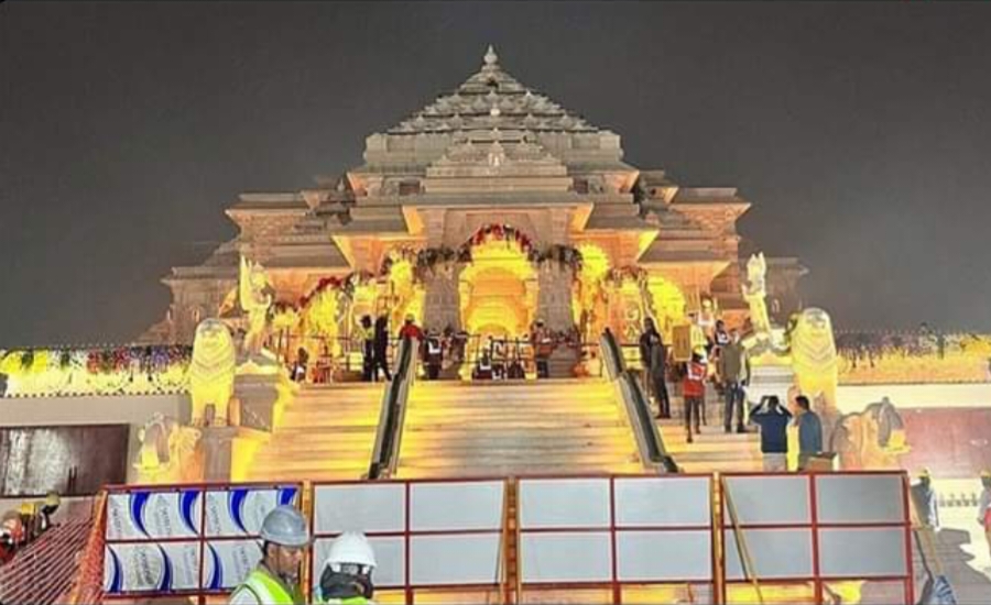 রাম মন্দির উদ্বোধনের একদিন পরেই বানর নিয়ে ‘লঙ্কাকাণ্ড’ রাম মন্দির উদ্বোধনের একদিন পরেই বানর নিয়ে ‘লঙ্কাকাণ্ড’