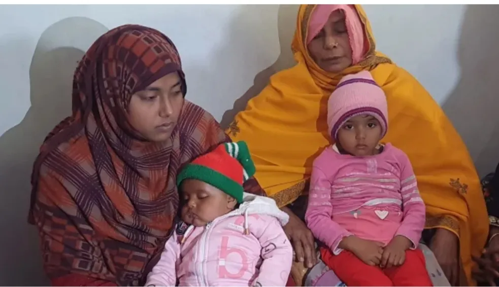 সীমান্তে নিহত স্বামী, কোলের দুই সন্তান নিয়ে নির্বাক স্ত্রী সীমান্তে নিহত স্বামী, কোলের দুই সন্তান নিয়ে নির্বাক স্ত্রী