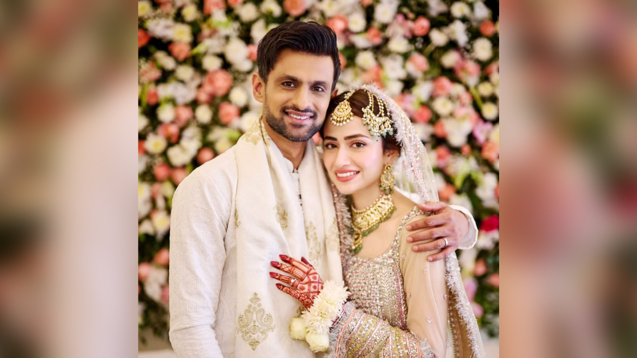 ডিভোর্সের গুঞ্জনের মধ্যেই বিয়ে করলেন শোয়েব মালিক ডিভোর্সের গুঞ্জনের মধ্যেই বিয়ে করলেন শোয়েব মালিক