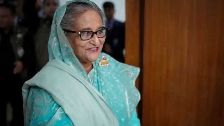 শেখ হাসিনা ভারতের বিমানবন্দরে গিয়েছেন কি?
